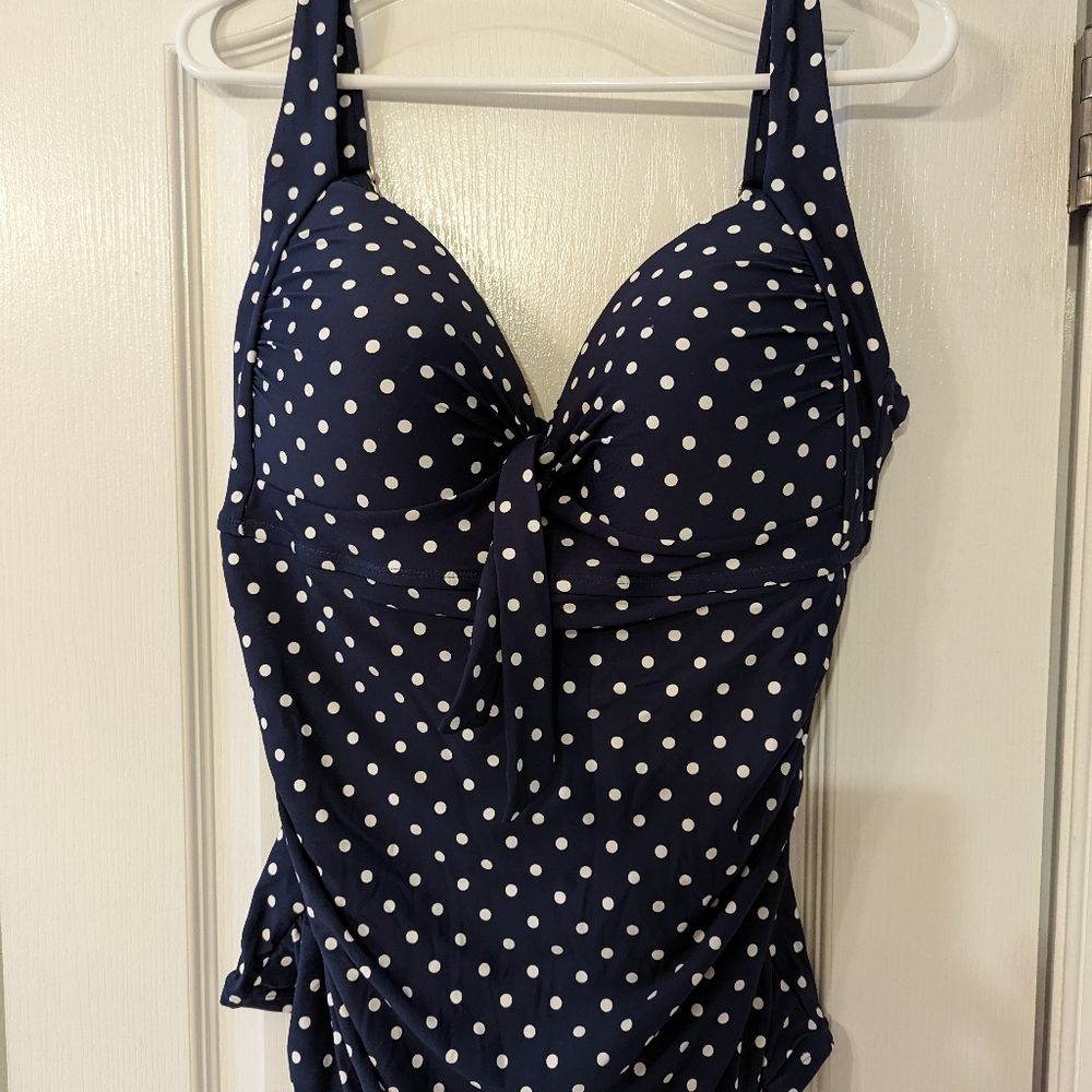 Women's size 16 NEW swimsuit top